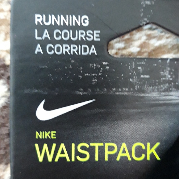 Nike running waistpack - Picture 3 of 13